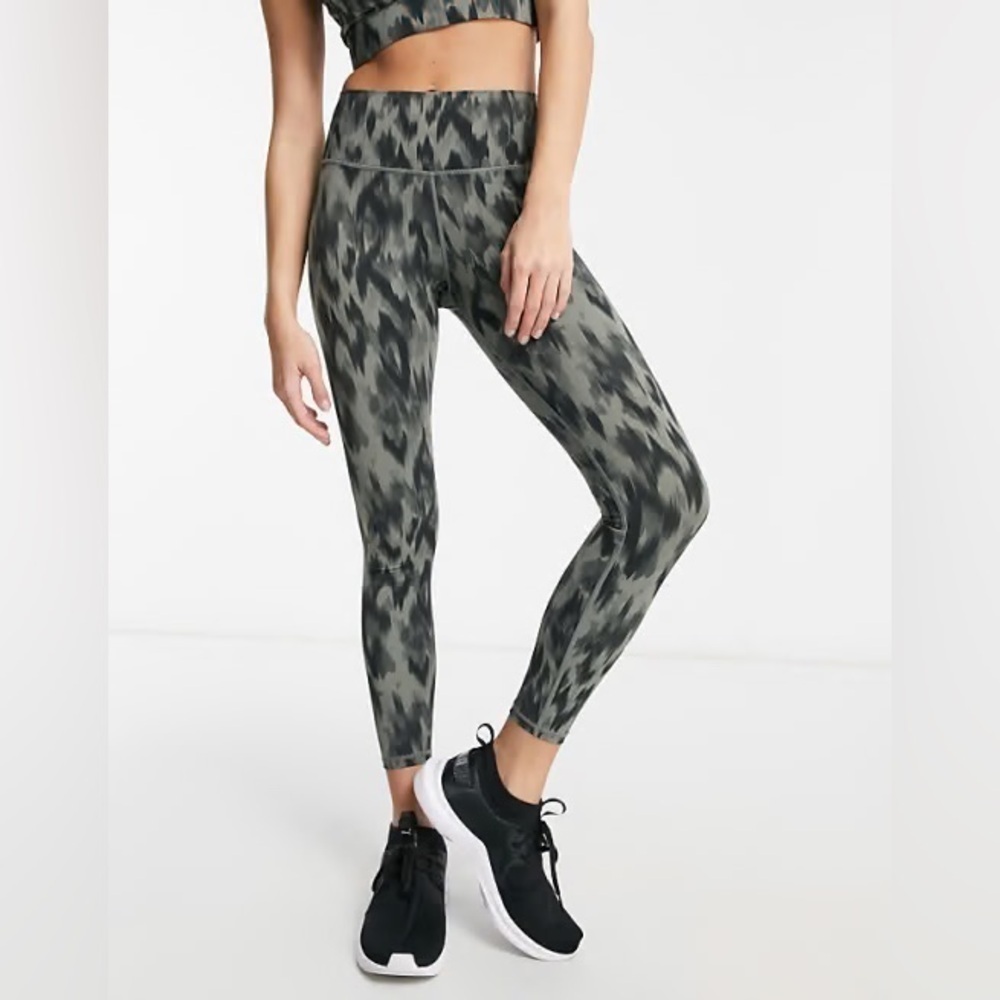 Varley Luna High Rise 7/8 Leggings in Aztec Animal Print Grey Black Extra Small